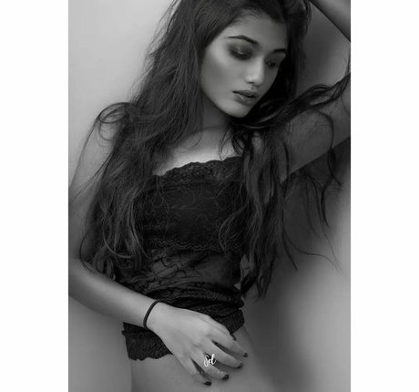 Ridhima Bisht pretty pornstar photos
