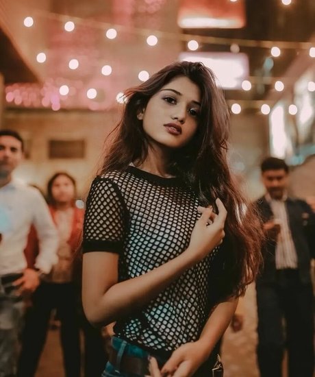 Ridhima Bisht sexy actress pictures