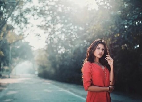 Ridhima Bisht hd actress gallery