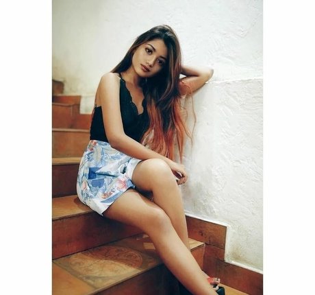 Ridhima Bisht top model pictures