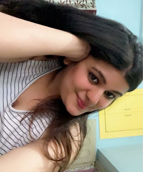 tejaswi pandeyy model hot photo