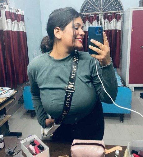 tejaswi pandeyy hot star pictures