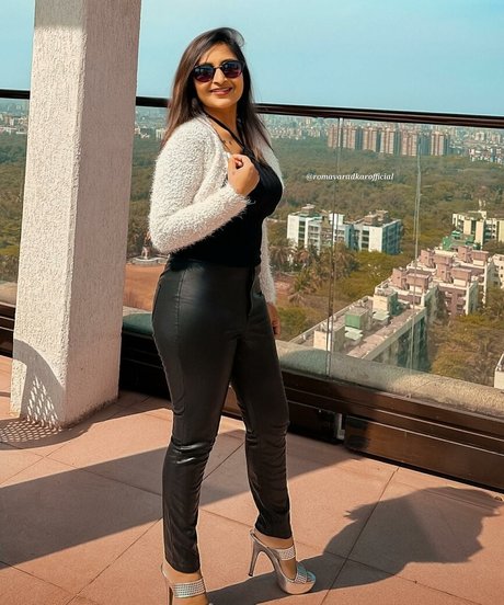 Roma Varadkar high quality actress image