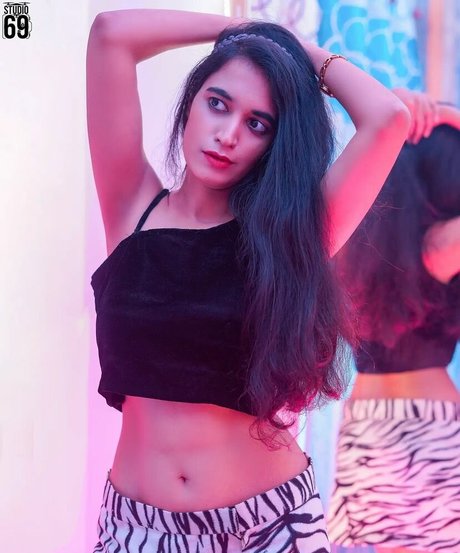 Foxy Queen pretty model galleries