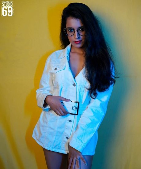 Foxy Queen model top photos