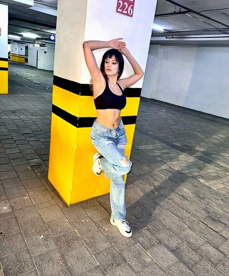 Akshita Dutta pretty pornstar pics