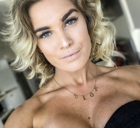 Daisy Lamb pornstar nice photo