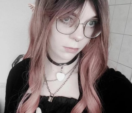 Porcelain Ghoul art pornstar gallery