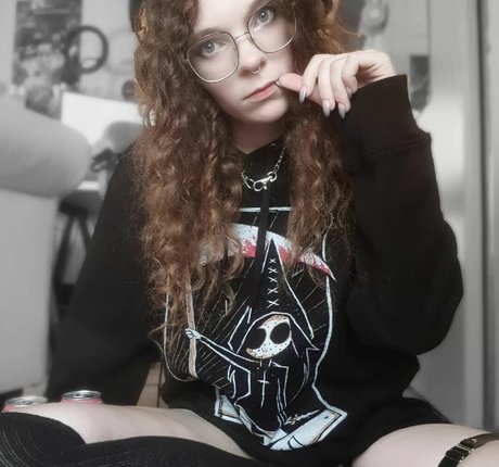 Porcelain Ghoul porn star img