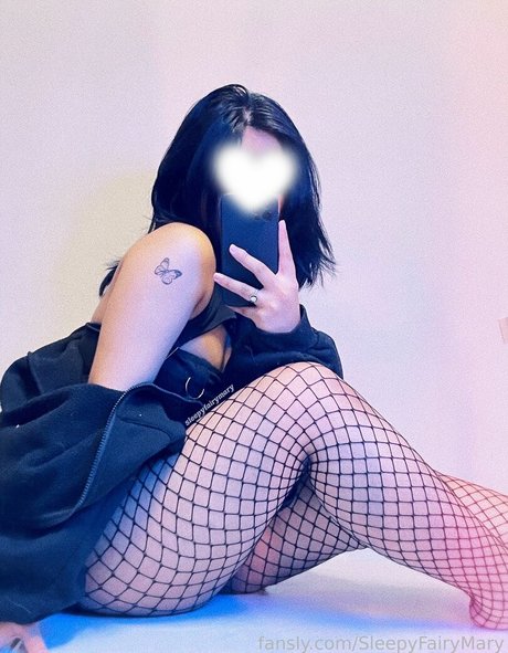 SleepyFairyMary pornstar naked image