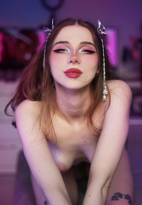 Meloxy model beautiful pic