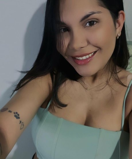 heyjheni porn model image