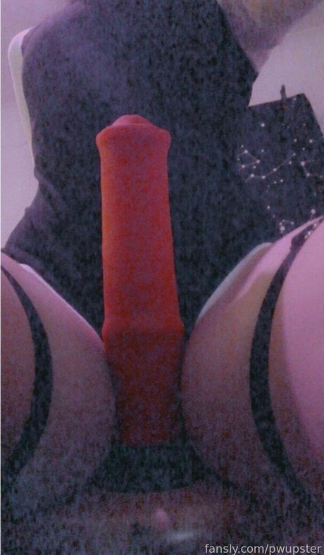 hooters onlyfans sexy naked photo