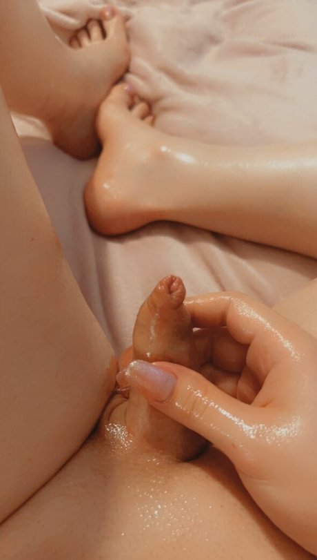 awwarabella nude actress image