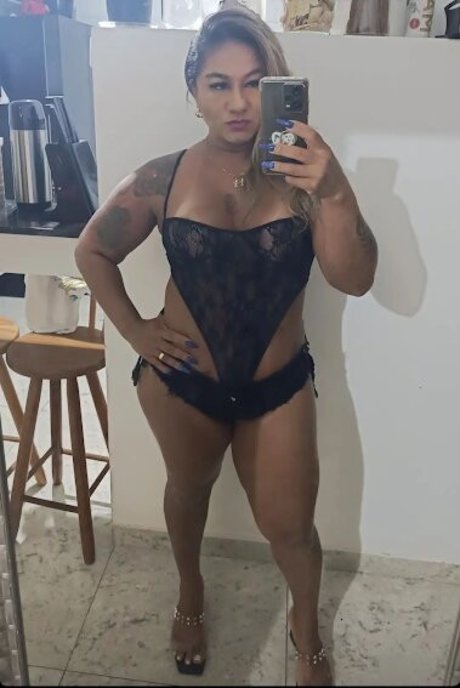 Esther Exhib sexy actress images