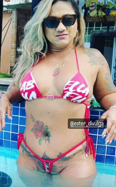 Esther Exhib pornstar naked photo