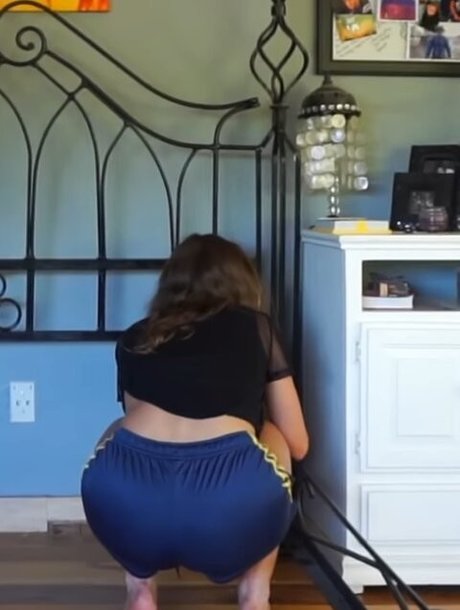 Brooke Bush pretty model images