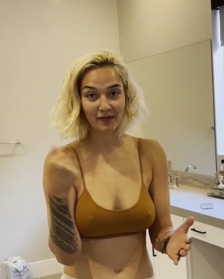 Geovanna Antoinette sexy actress images