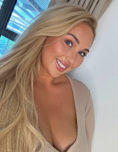 Nora Davis nice pornstar photo