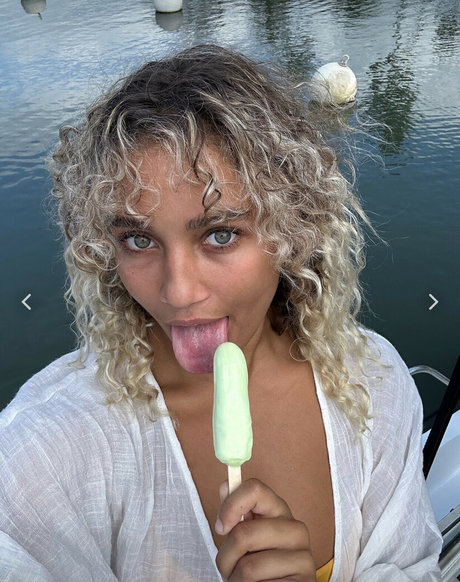 Salah Brooks nude star pic