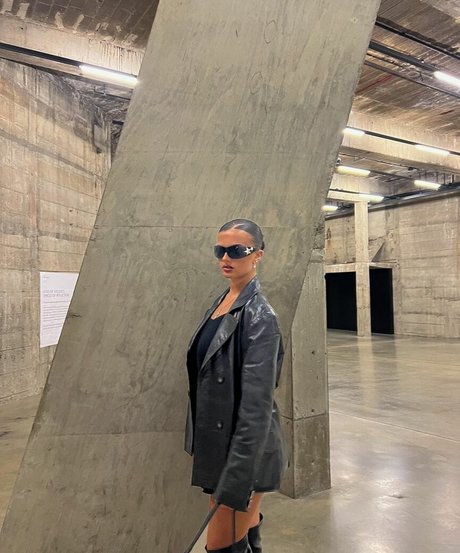 Isabella Evans model hd photo