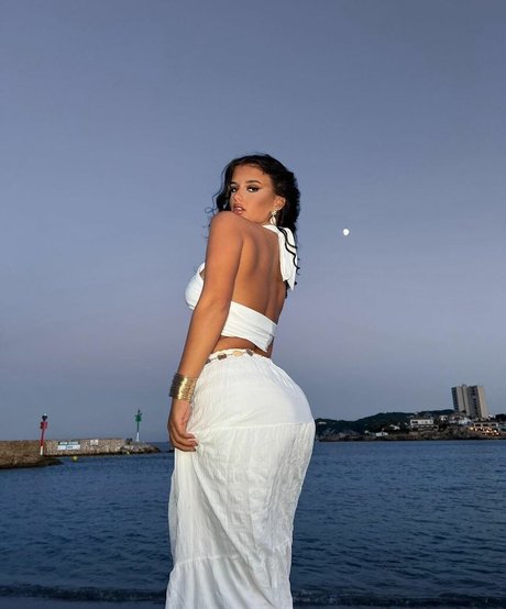 Isabella Evans xxx pornstar pictures