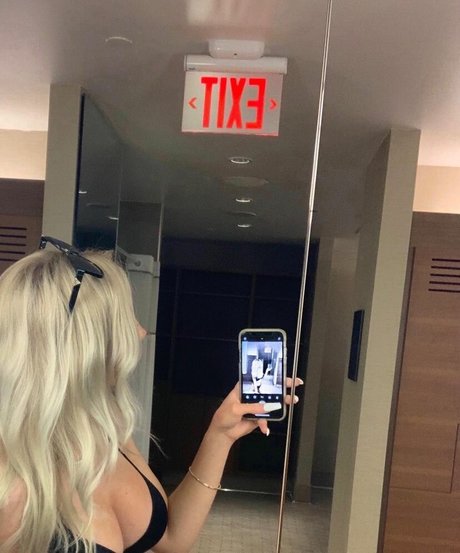 Monet Fisher art star pic