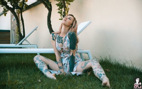 Ninaq sexy actress pic