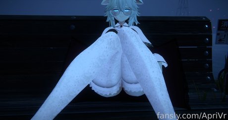 ApriVr star nude photos