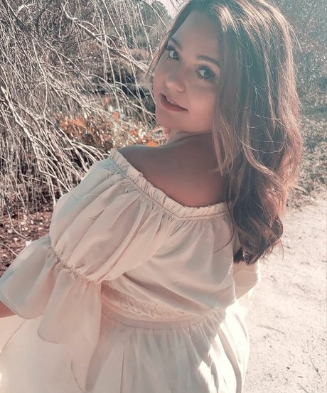 Brittney Lynn Vozar pornstar pretty galleries