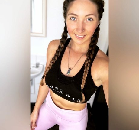 Sophia Ellis adult model galleries