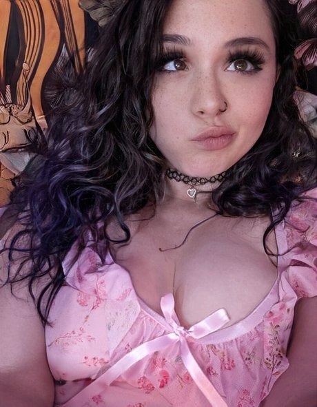 hollieboo pornstar nudes picture