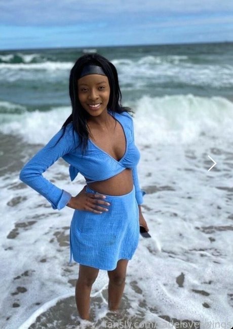 hollieboo pornstar naked pics