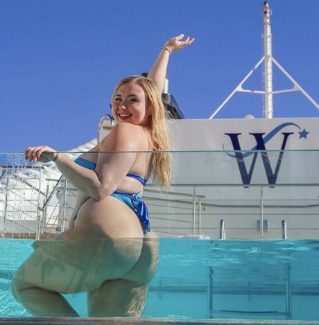 Niki Peacock star gallery