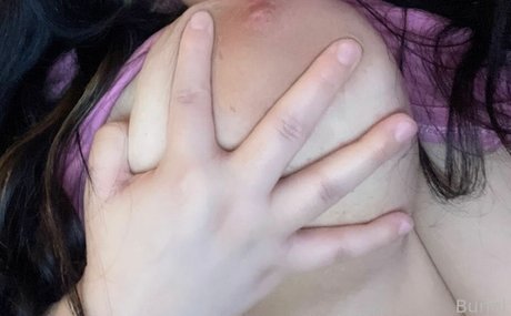 StrawbewwyMilf pornstar images