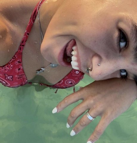 garfgains nudes actress galleries