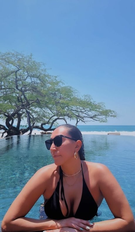 La irais star hd pics