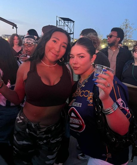 La irais model sexy image