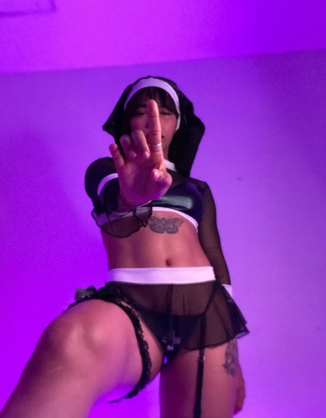 Buff Camile porn actress gallery