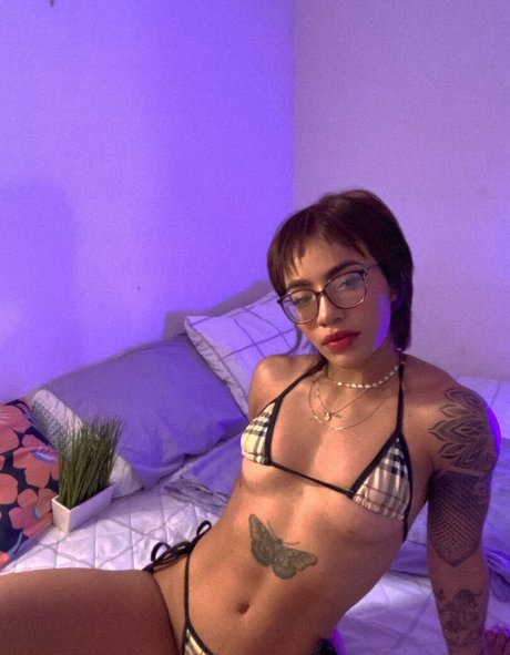 Buff Camile top model images