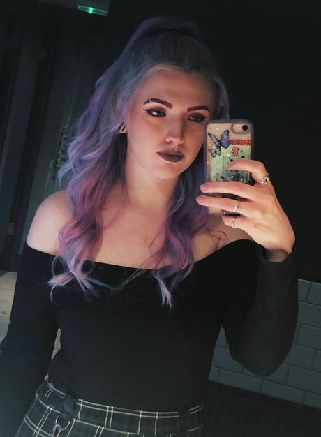 MYSTIK MINX beautiful model pics