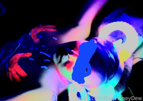 BlueHuneyDew high quality actress photo