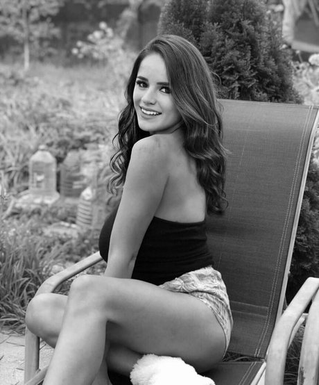 Denisa R Maria star hot pics