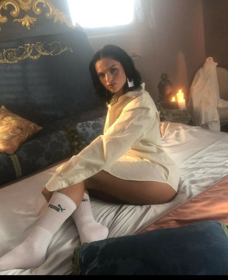 big tits mom onlyfans naked image