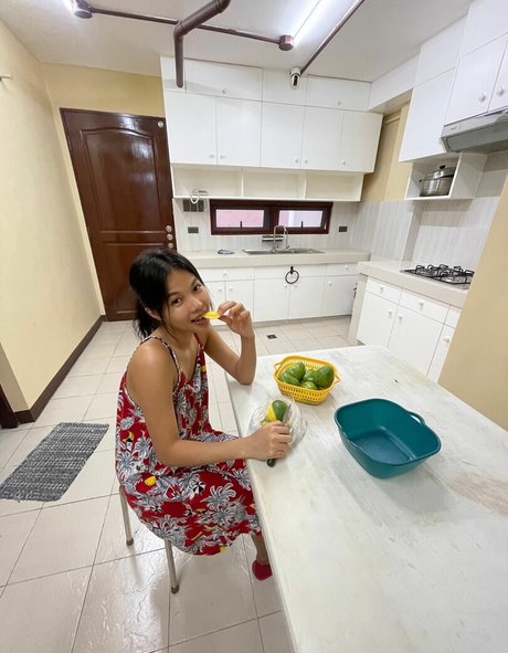 AlexIcy sexy pornstar pictures