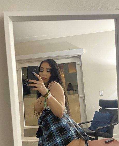 Astroslut11 model hd image