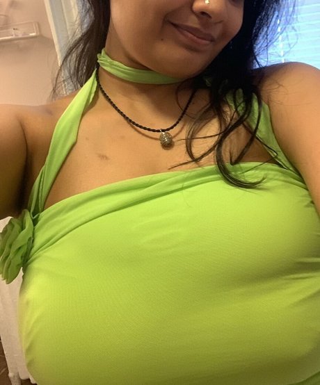 Desi Aurora high quality actress picture