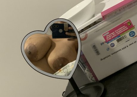 Desi Aurora art actress picture