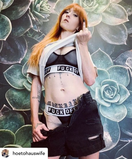 Hoetohauswife pornstar nudes image