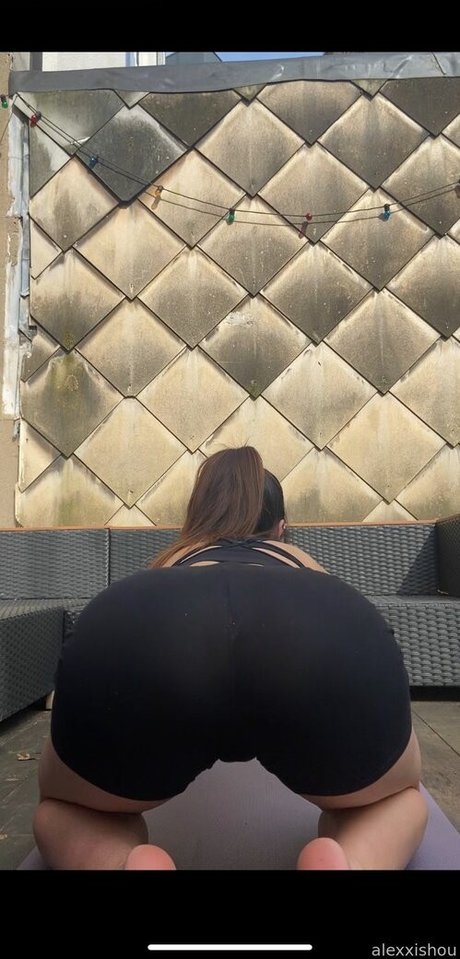 alexxishou hot model galleries